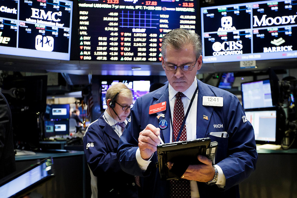 Wall Street anota récords en S&P 500 y Nasdaq tras acuerdo de infraestructura - Vimarsana News
