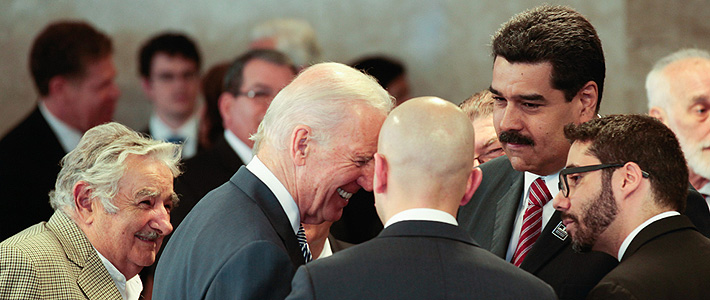  El entonces presidente de Uruguay 'Pepe' Mujica (izq), Biden (c) y Maduro (d).