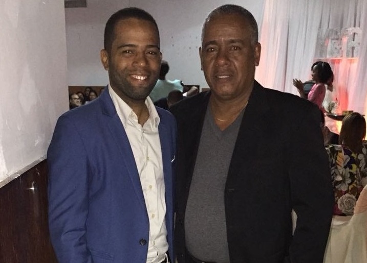  Reynaldo Alfonseca Jiménez, junto a su padre, el periodista Reynaldo Alfonseca Mateo