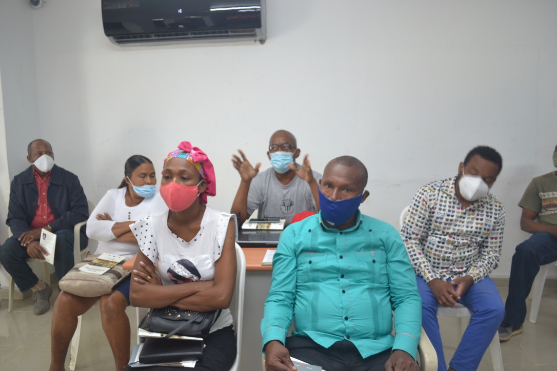 Las y los pastores intervinieron para formular preguntas y expresar sus inquietudes durante el encuentro sobre la contaminación de Punta Catalina realizado con INSAPROMA y el CNLCC.