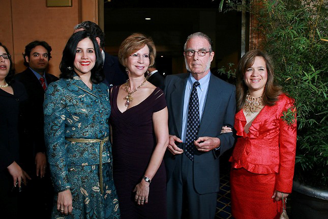 Marisol Vicens, Mary Fernandez, William C. Headrick, Sarah de Leon, de la firma Headrick Rizik Álvarez & Fernández