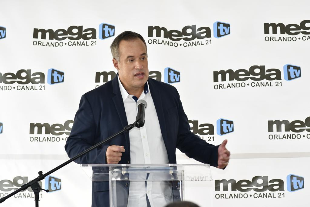 Albert Rodríguez, COO de SBS, pronuncia un discurso en el acto oficial de apertura del novedoso Canal, donde laboran profesionales de diferentes países.