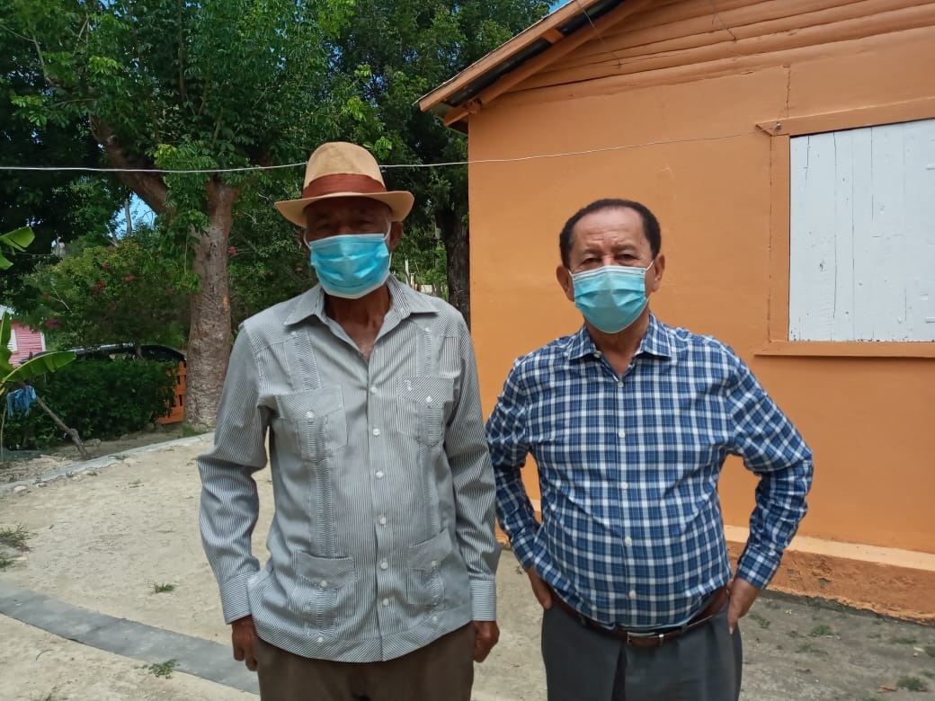 El director general del FEDA junto a Benjamín Fulcar Ortiz, padre del ministro de Educación, Roberto Fulcar Encarnación.