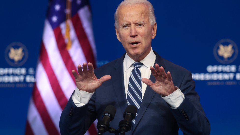 Aprobación de Biden cae al 44 % por manejo del retiro de tropas de Afganistán - Vimarsana News