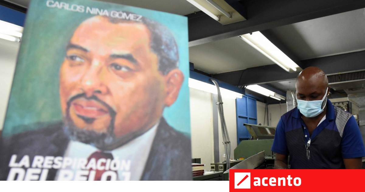 Carlos Nina Gómez presenta libro autobiográfico La respiración del reloj... Memorias - Vimarsana News