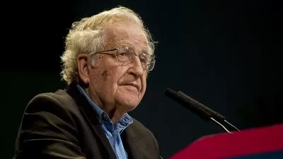 ¿Qué dijo Noam Chomsky sobre el aborto y las 3 causales?
