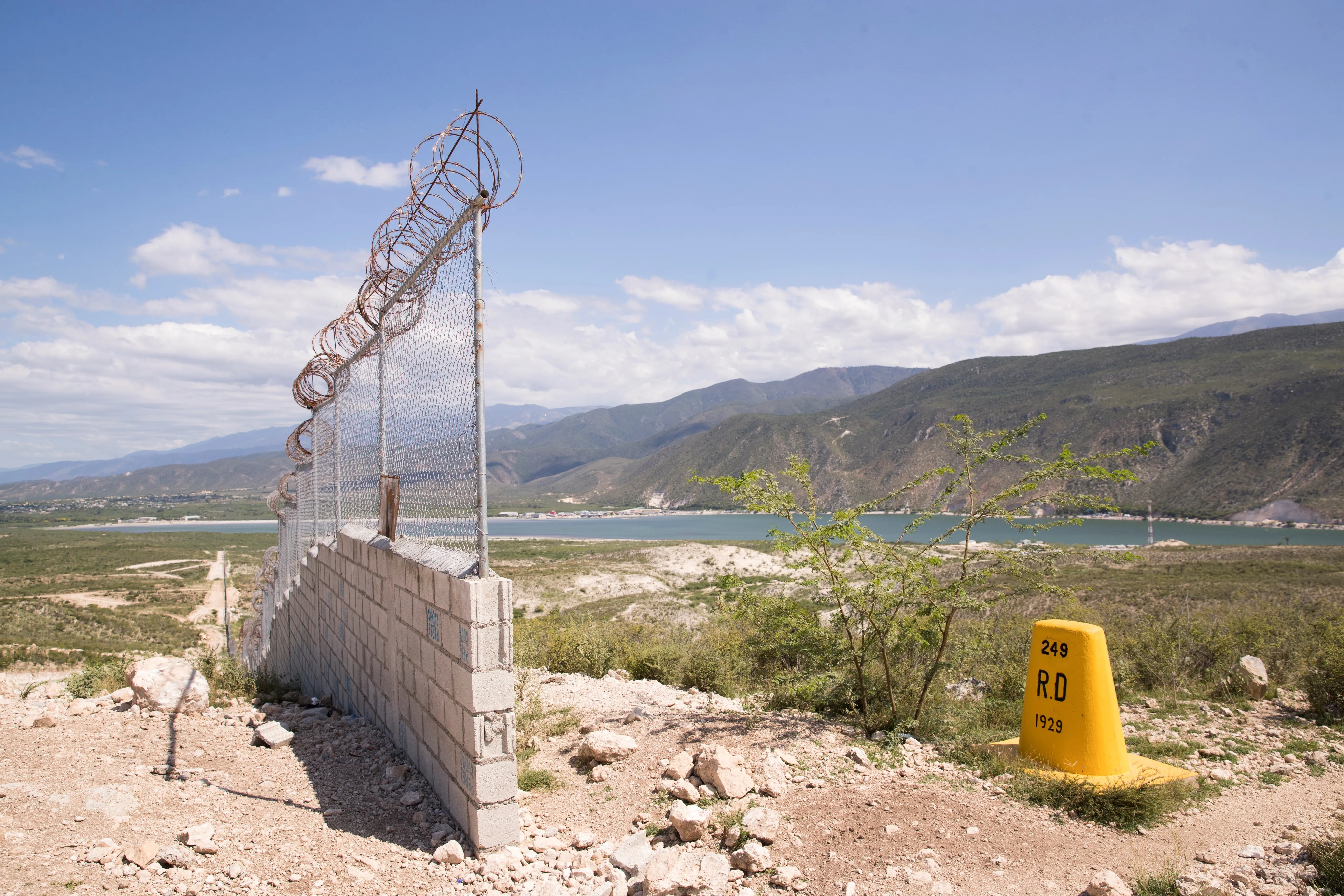 El Muro Entre Republica Dominicana Y Haiti Ya Abarca 23 Kilometros Acento