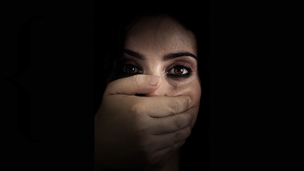 Mi marido era un ángel, hasta que me violó: la batalla de las mujeres de Egipto contra las violaciones conyugales - Vimarsana News