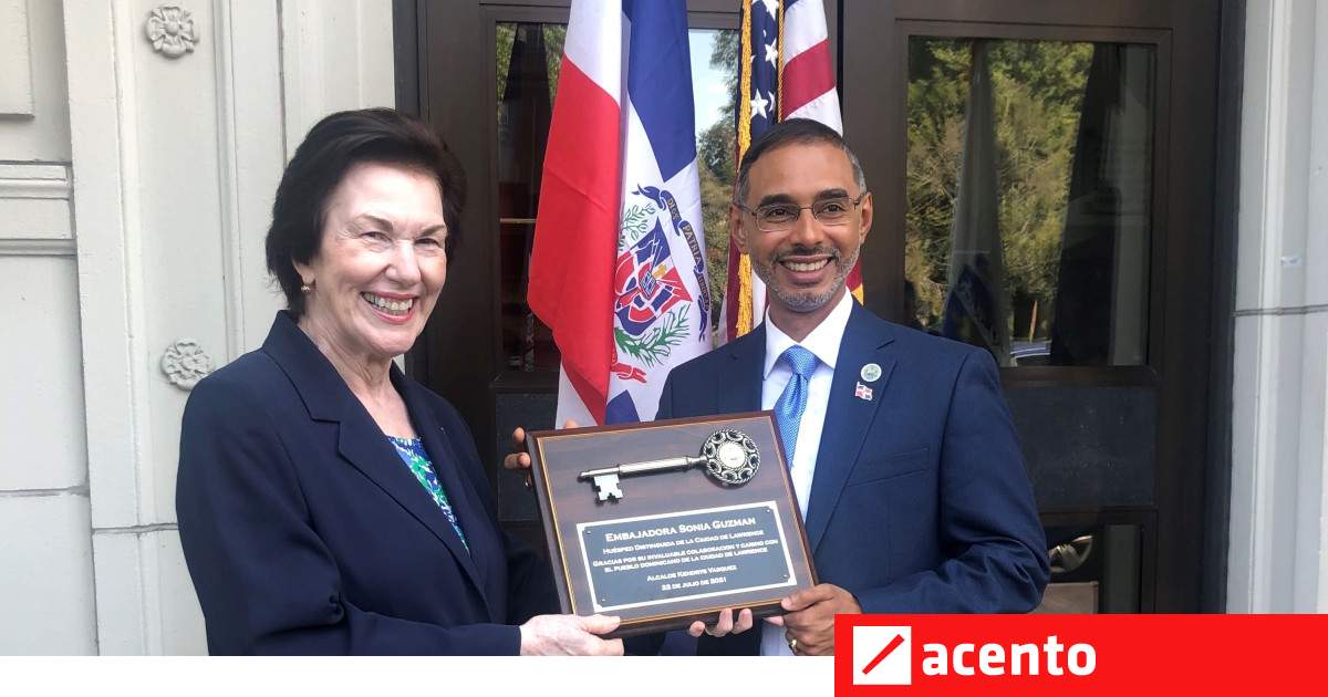 Embajadora dominicana en EEUU recibe llave de la ciudad de Lawrence - Vimarsana News