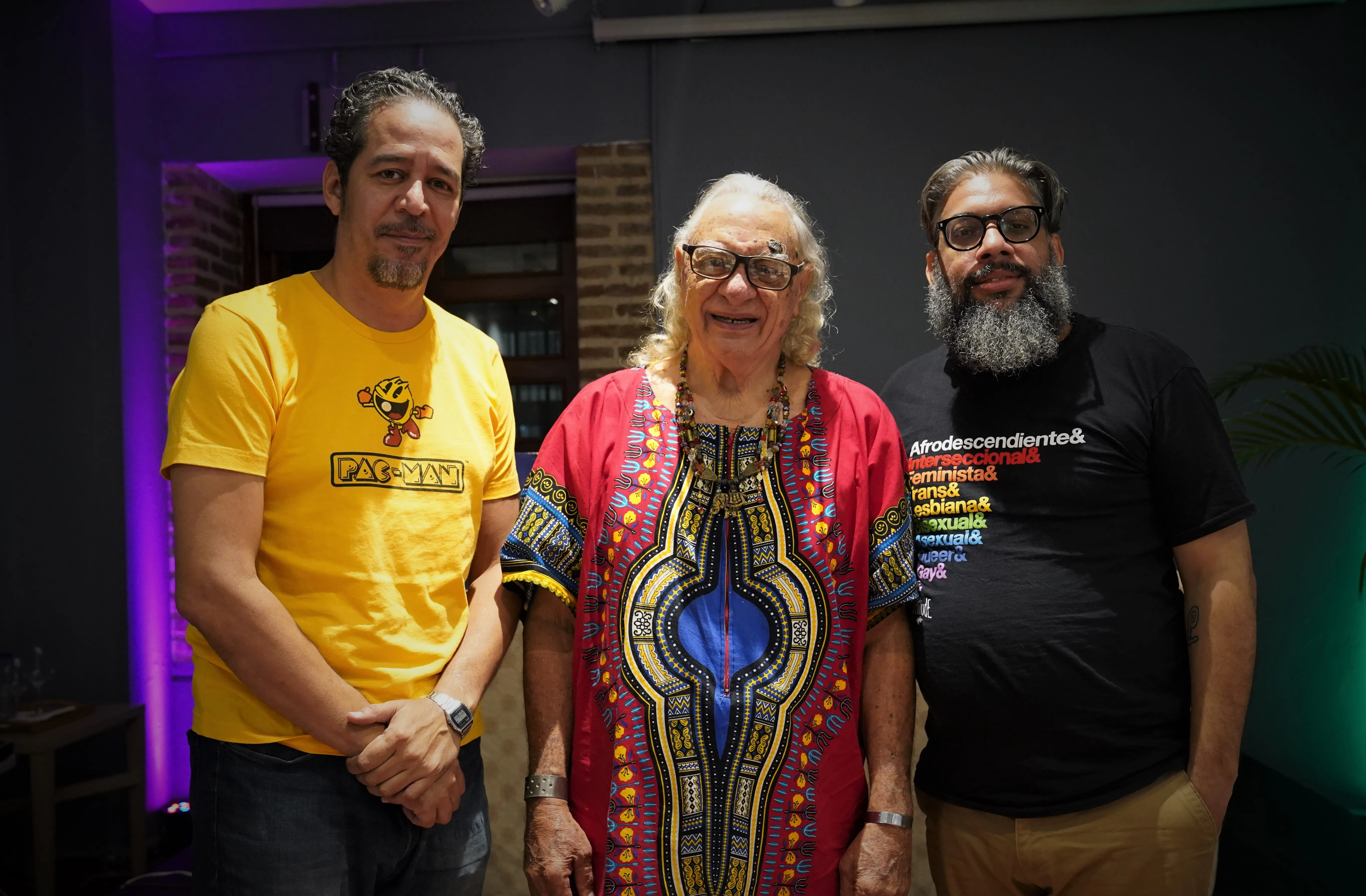 El investigador musical Manuel Betances, el antropólogo Dagoberto Tejeda y el escritor Luis Reynaldo Pérez.